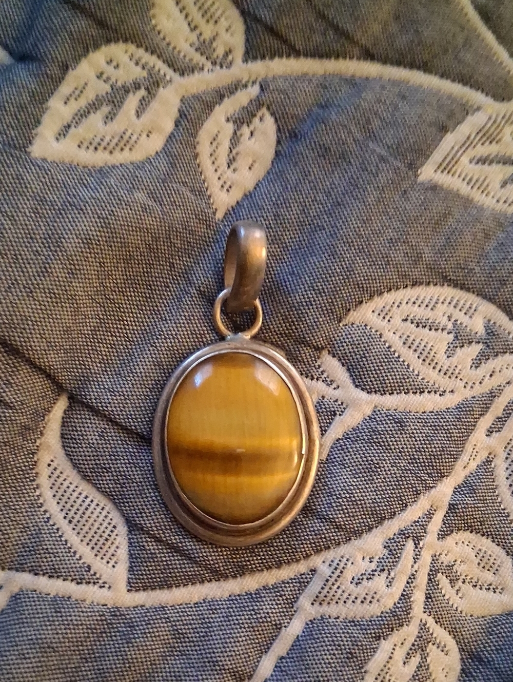 Sterling Silver Tiger's Eye Oval Pendant Necklace
